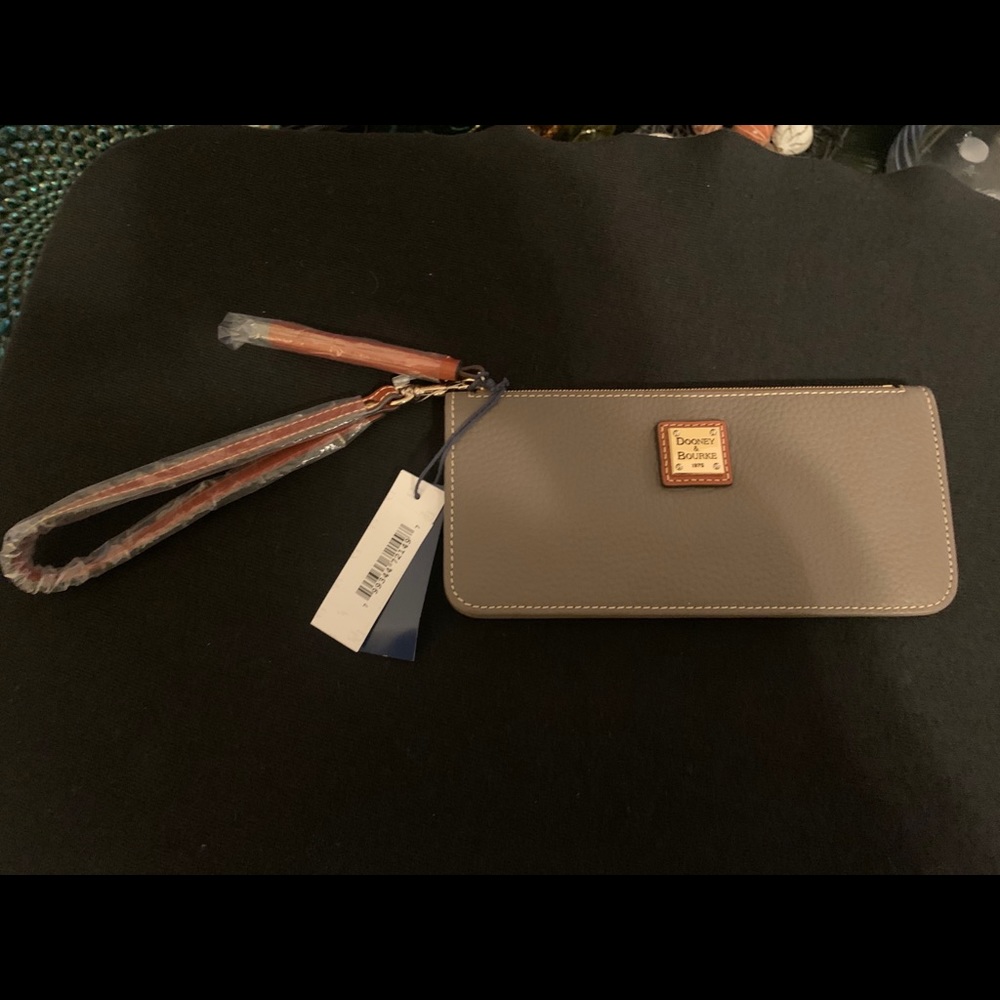 Dooney & Bourke Pebble Grain Tatum Wristlet